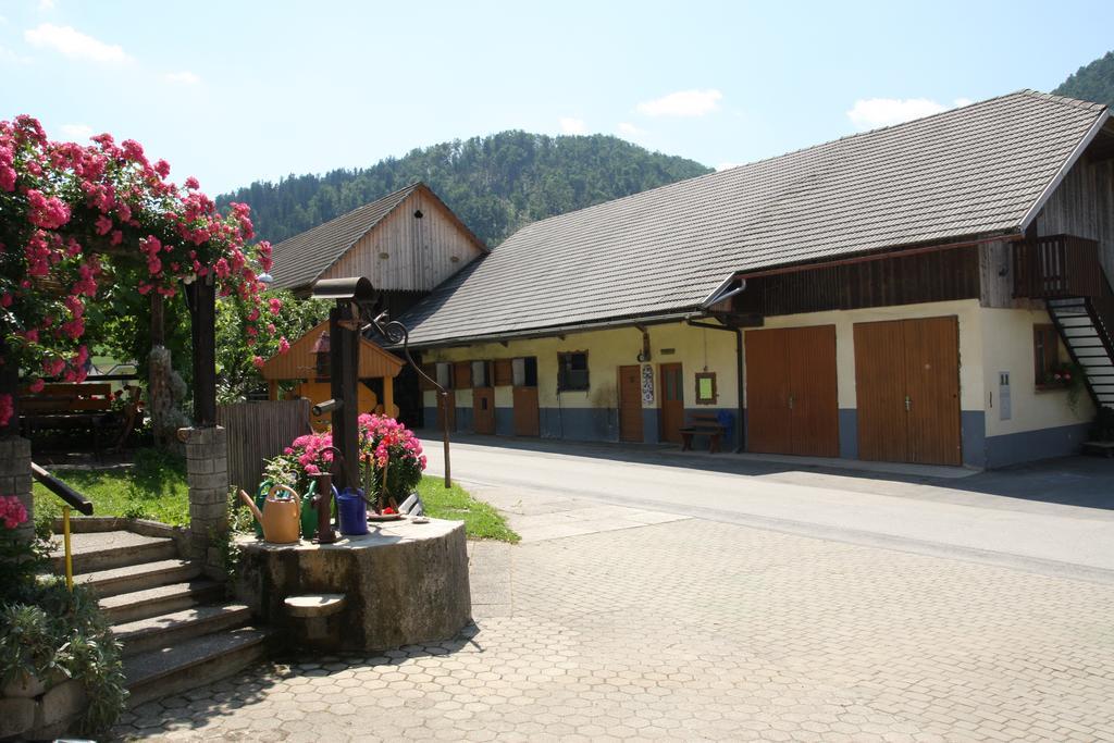 Apartments Pri Bostjanovcu Gorenja Vas  Exterior photo